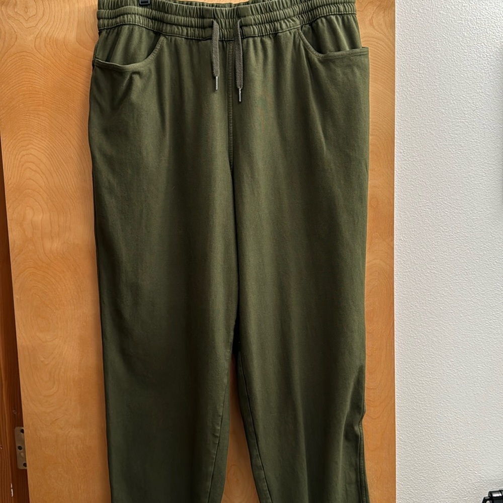 EUC Athleta Farallon Ankle Pant - 1X French Terry. Moss Green.